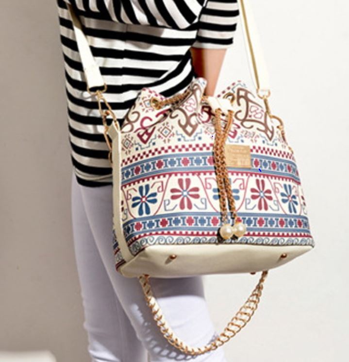 Ethnic Pattern Tassel Shoulder Bag